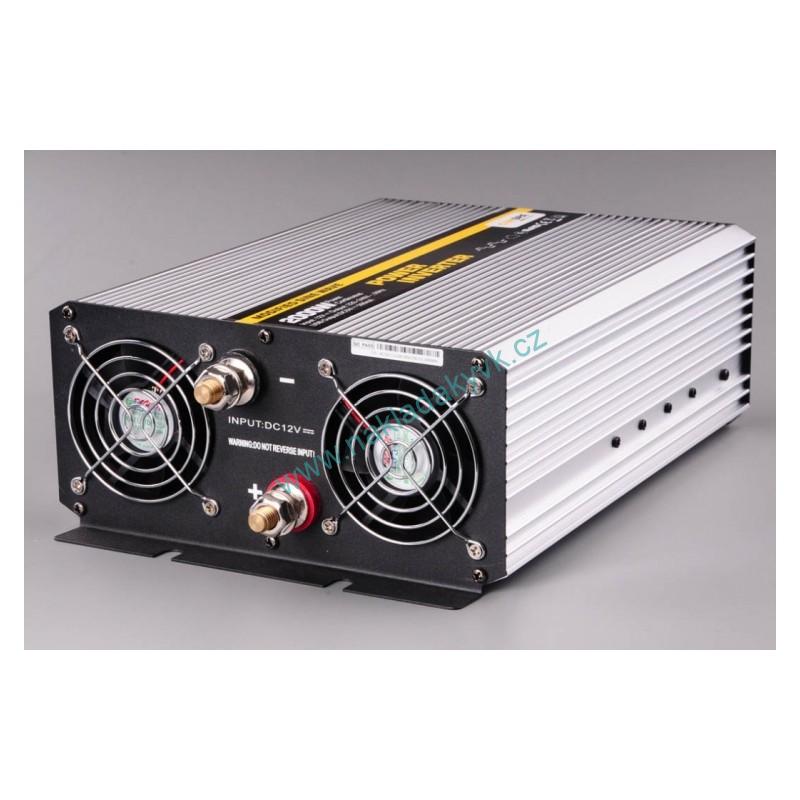 Měnič napětí 12V/230V 2000W + USB