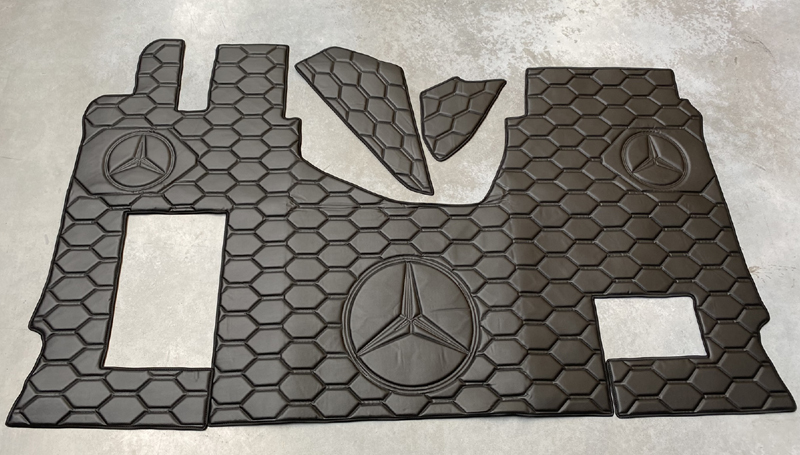 Koberce koženka (var.1) MERCEDES MP4, MP5 sedačka spolujezdce neodpružená - sada