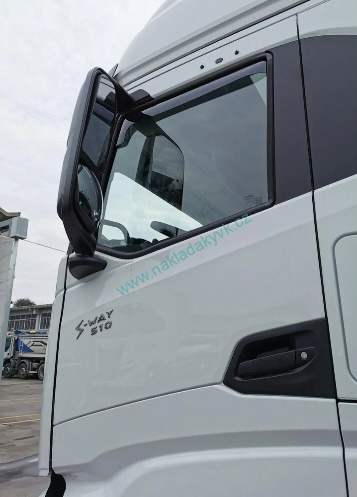 Ofuky (deflektory) bočních oken IVECO S-WAY od10/2019 - krátké